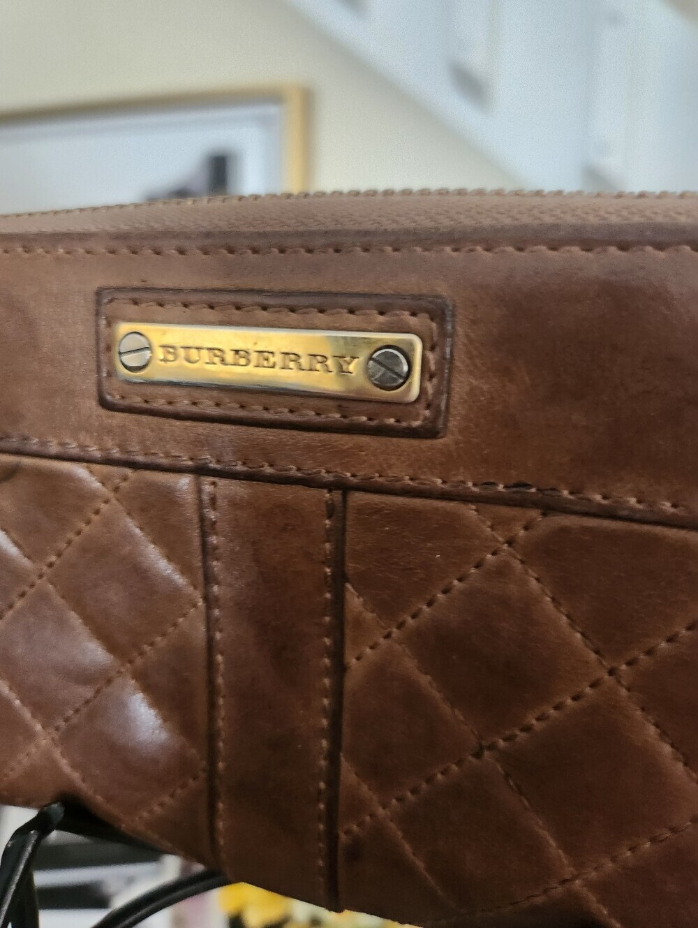 Burberry zip around leather wallet - Picture 2 of 8